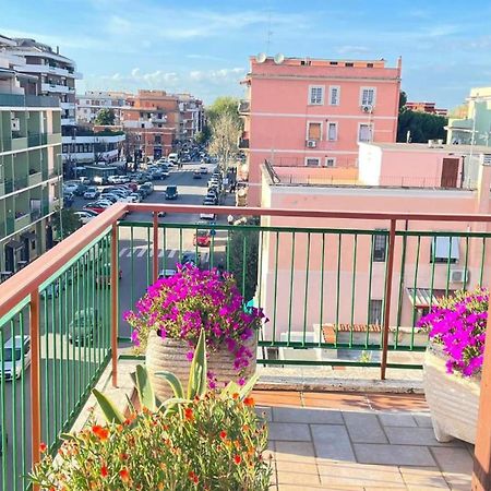 Panoramic And Bright Penthouse Is Waiting For You Apartment Roma Exterior foto