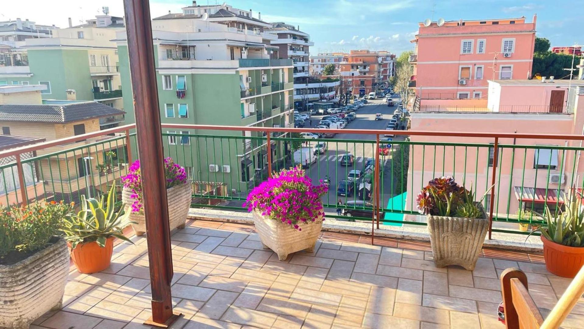 Panoramic And Bright Penthouse Is Waiting For You Apartment Roma Exterior foto